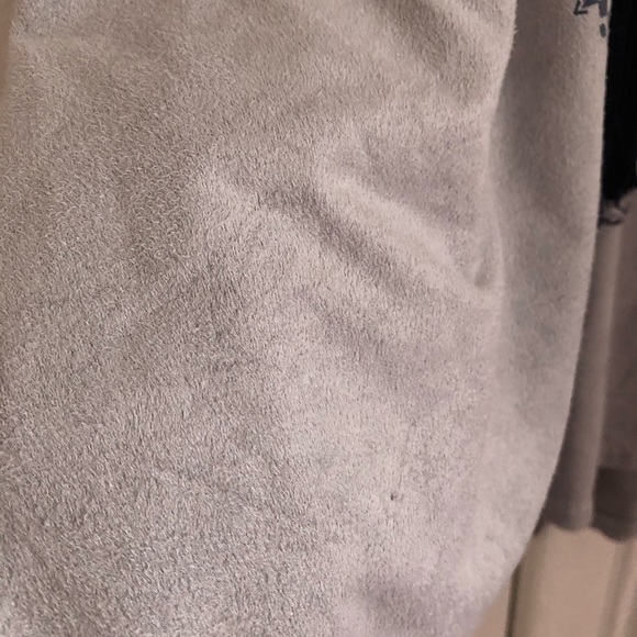 Hi-low tank with faux suede-like material - Picture 4 of 4